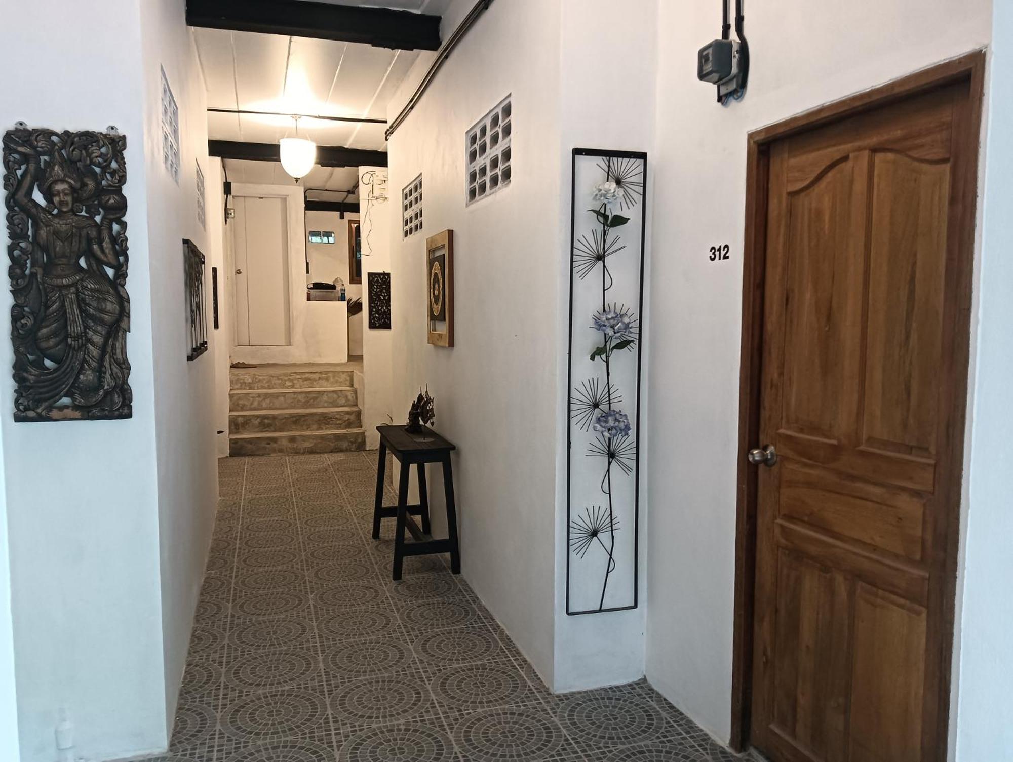 White Jail At Koh Tao Hostel 외부 사진
